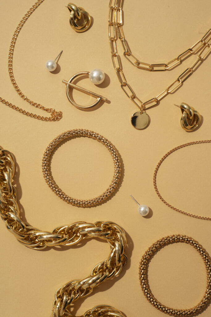 luxurious shiny golden chain